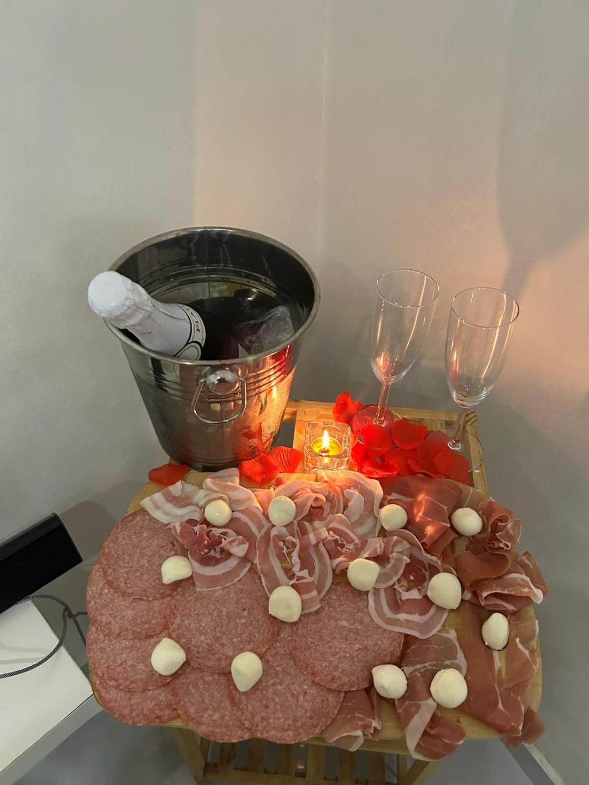 B&B House Napoli Cavour מראה חיצוני תמונה
